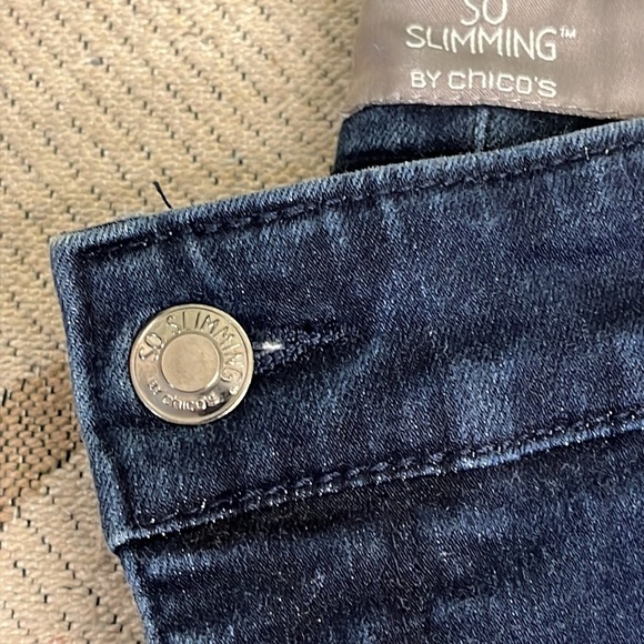 Chico’s SO Slimming straight leg blue Jeans, Chico’s size 1 short/ 8 short - Picture 8 of 16